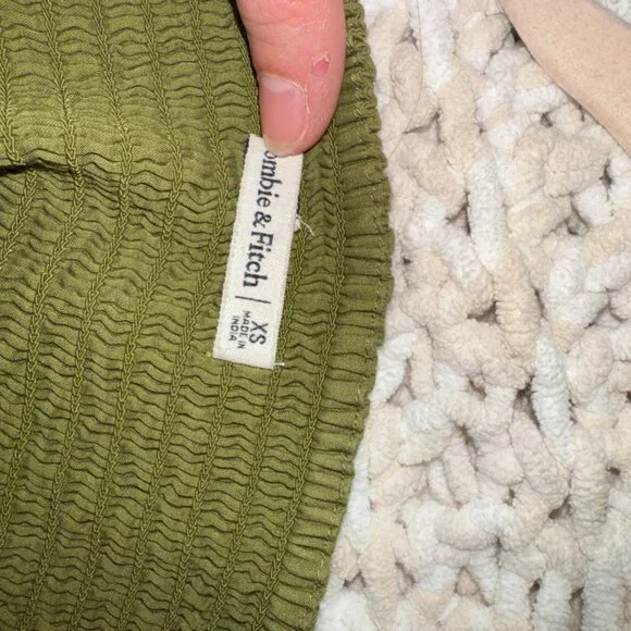 Abercrombie Olive Green Puff Sleeve Crop Top - Picture 3 of 4